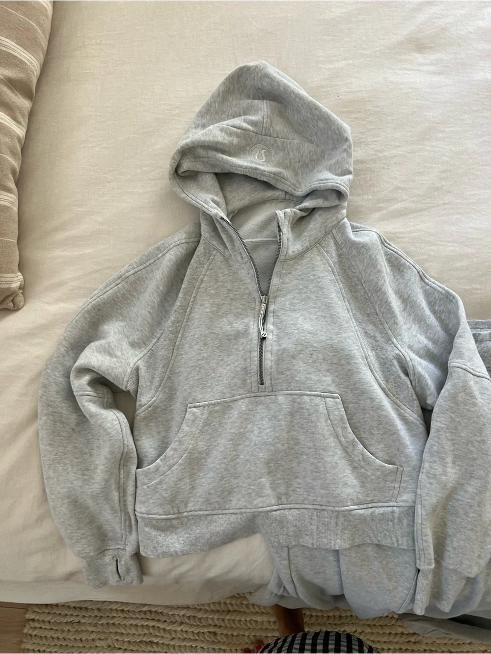 lululemon athletica cropped crew